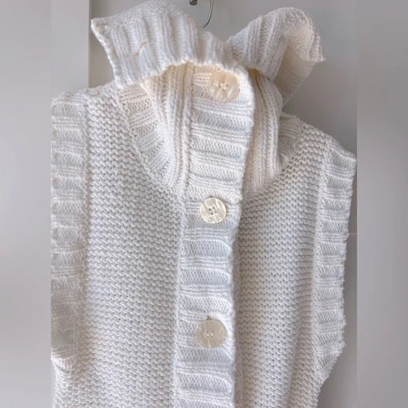 Chunky Knit Sweater Vest - Picture 2 of 5